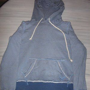 American Eagle Ladies Hooded Sweat Shirt Size Medium $5.00 AS AN ADD ON